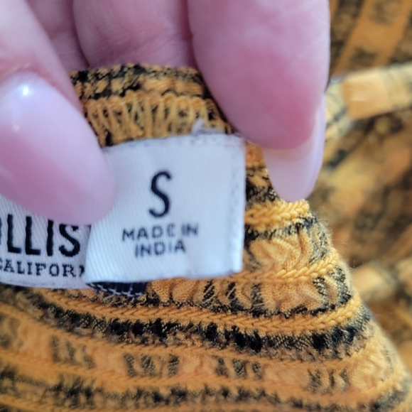 Hollister yellow and black tank in small - Picture 5 of 6